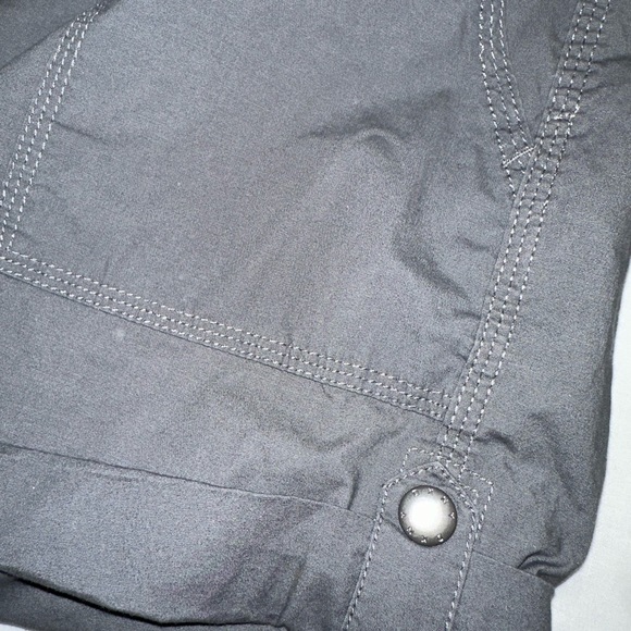 Women’s DKNY shorts size 4 gray color - Picture 8 of 8